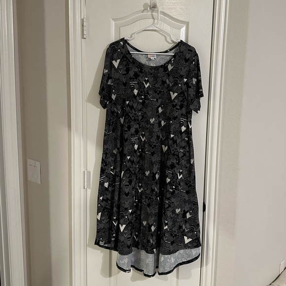 LuLaRoe XL Carly Dress - Picture 1 of 4